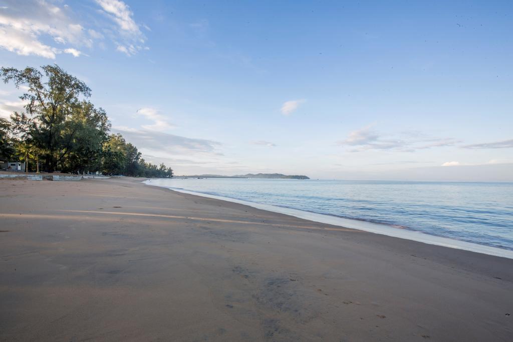 The Anda Mani Khaolak Beachfront Villas Khao Lak Exterior foto